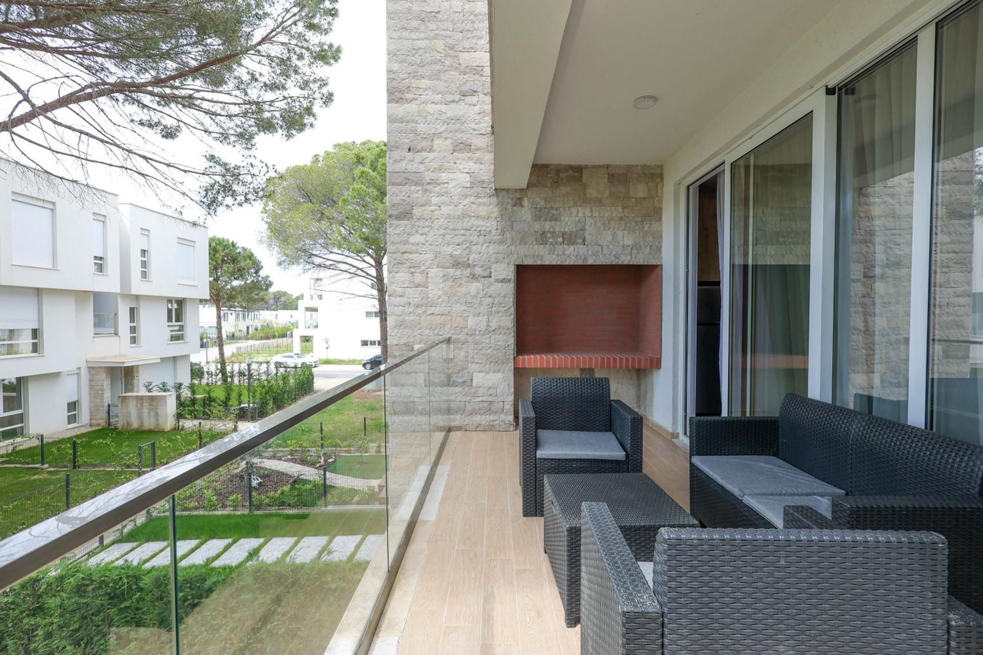Sanpietro Vacation Apartments Durres Exterior photo
