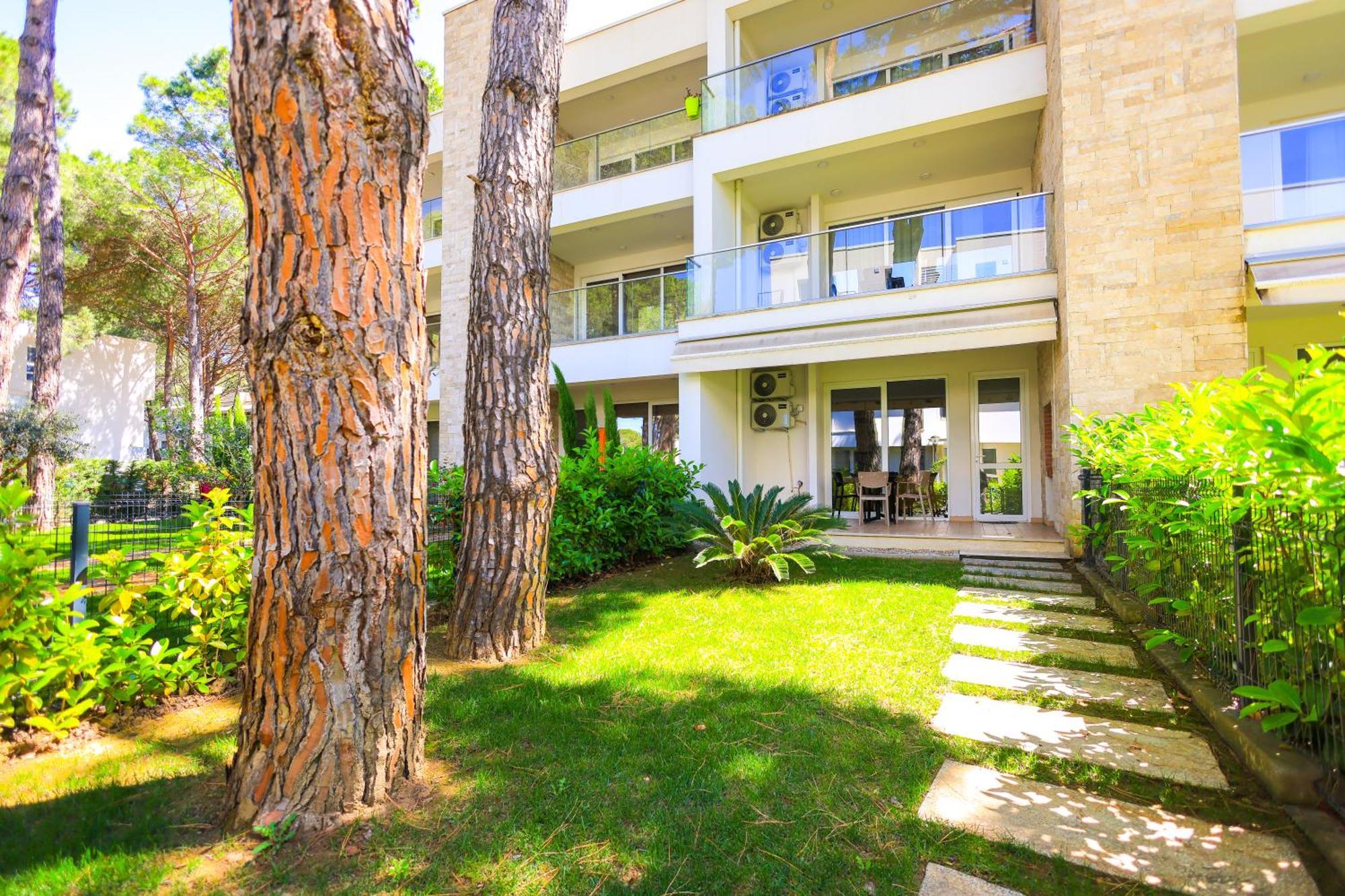 Sanpietro Vacation Apartments Durres Exterior photo